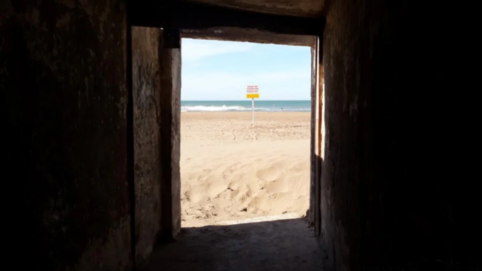 El único túnel bajo los médanos que da al mar está la Costa bonaerense