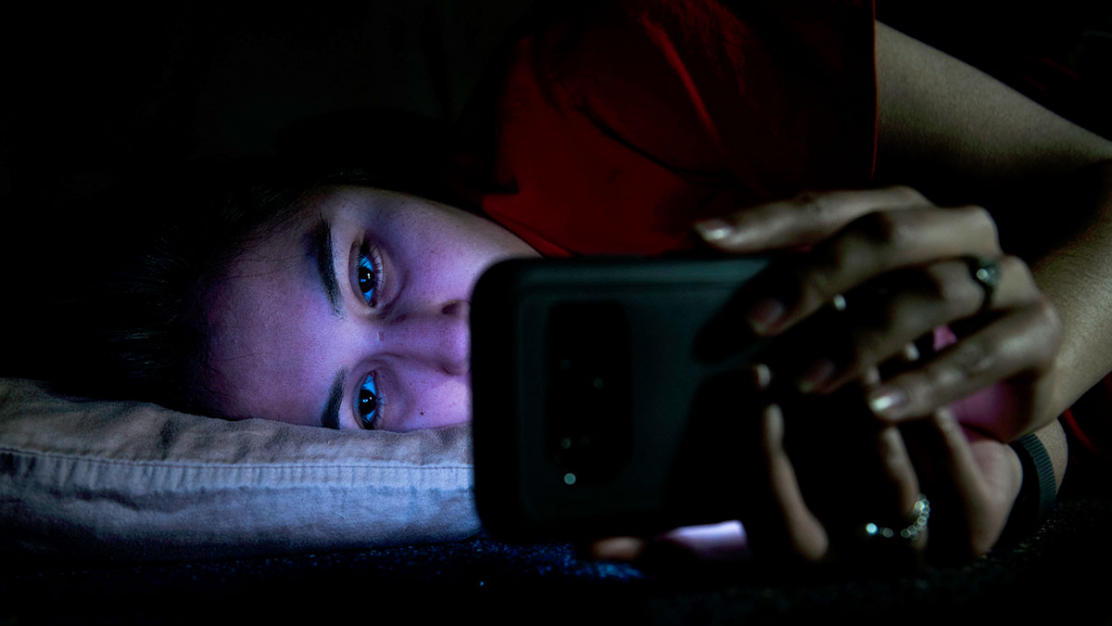 Dormir tarde puede afectar al corazón: alertan sobre mayores riesgos en noctámbulos