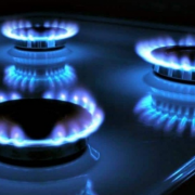 Tarifazo en febrero: suben el gas y la electricidad y vuelve la presión sobre los hogares