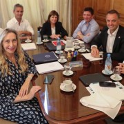 La "guerra" por Ganancias: El Gobierno se planta y las provincias advierten que no hay votos sin plata