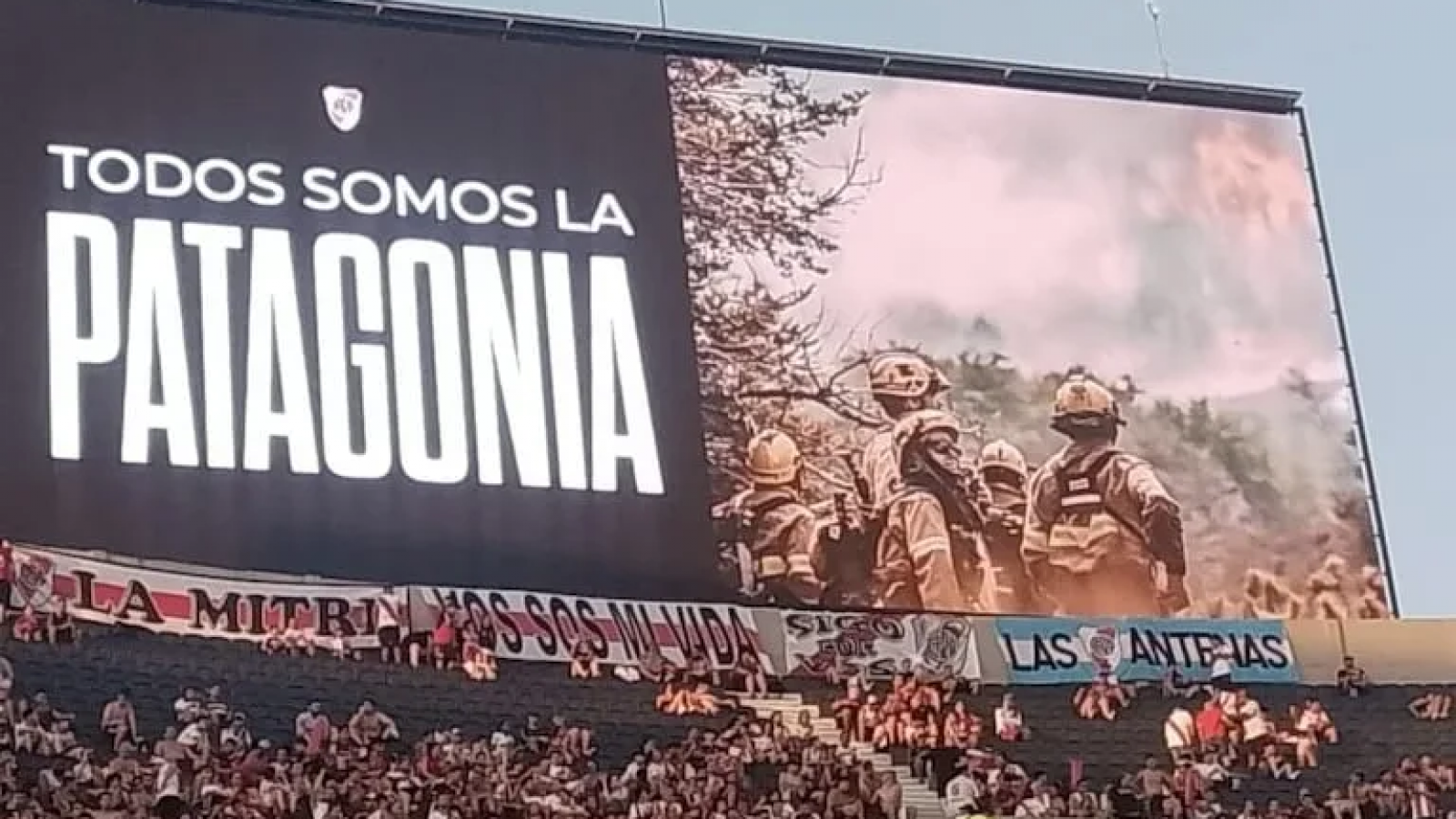 Indignación en medio de la emergencia: falsos voluntarios vendían donaciones para los incendios