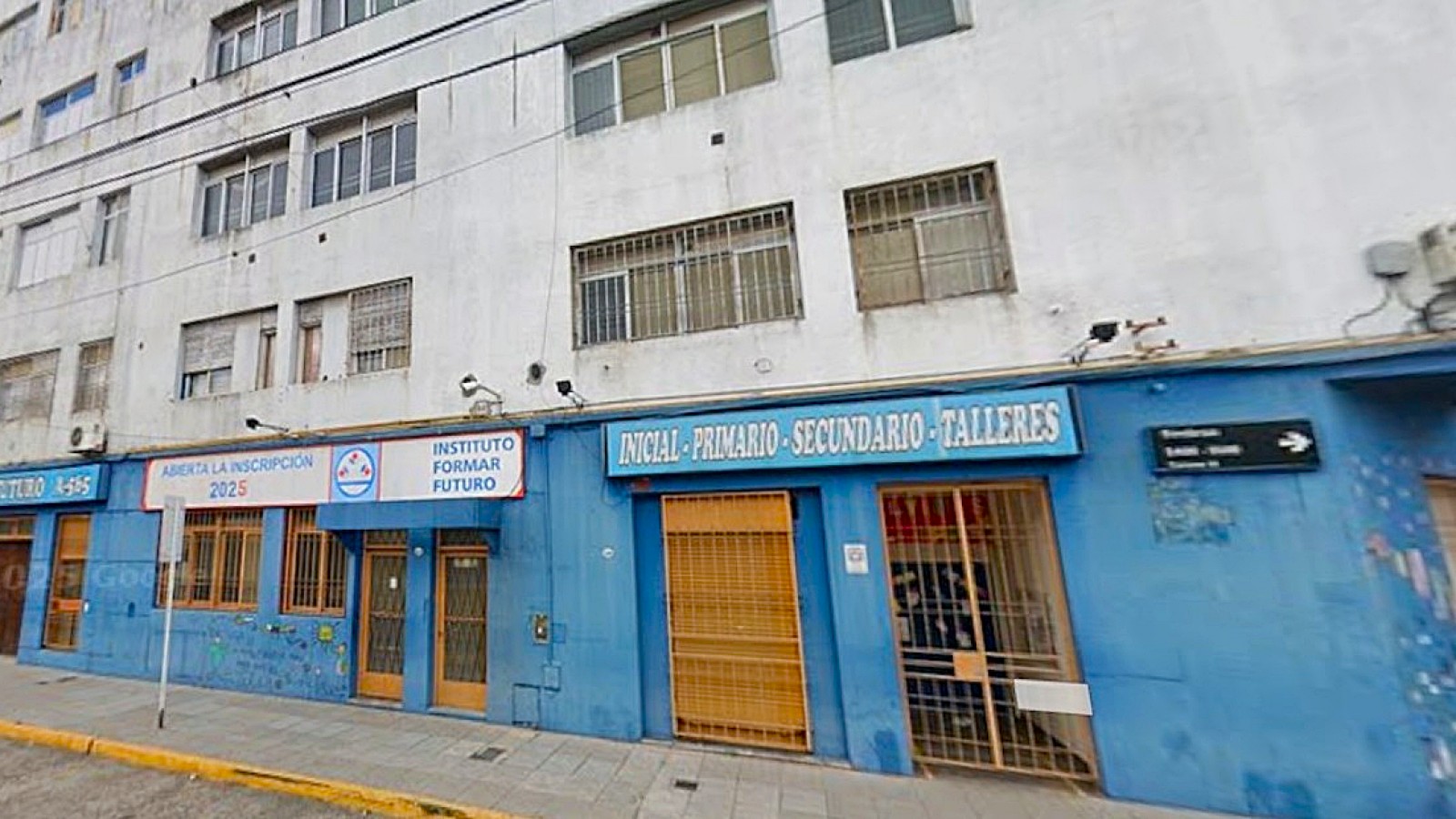 300 estudiantes, en la incertidumbre: cierra un colegio porteño y no saben dónde empezarán las clases