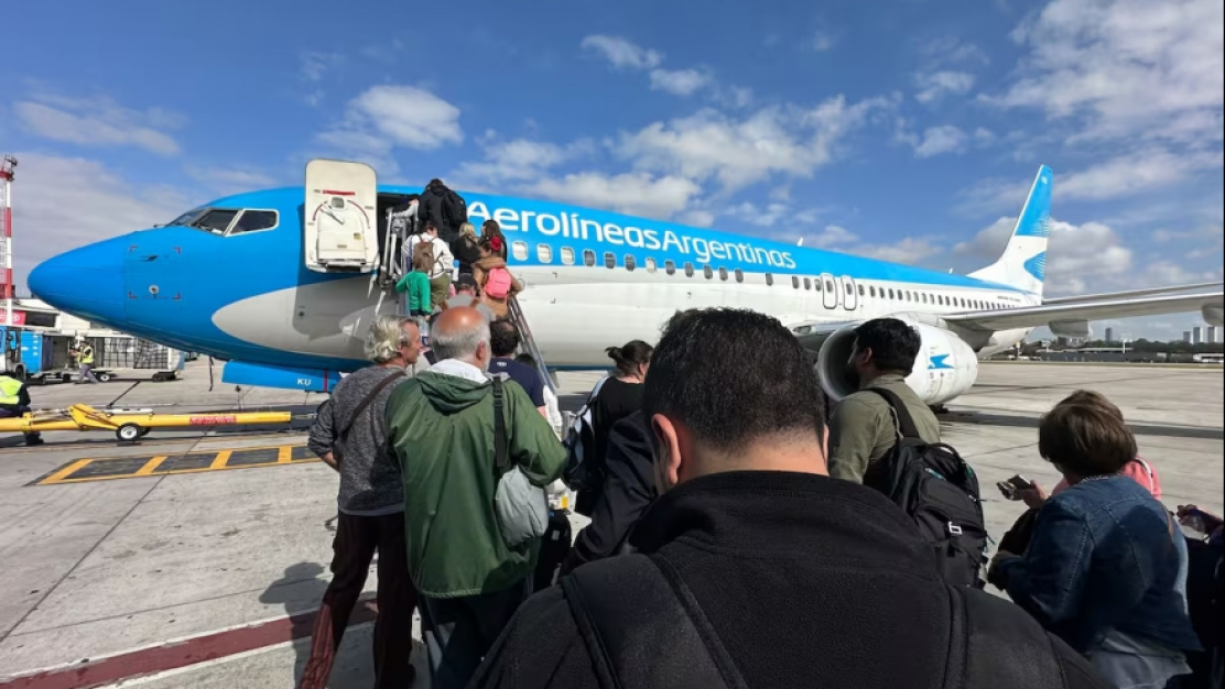 Alerta en los aeropuertos: ANAC anticipó un lunes con demoras y posibles cancelaciones