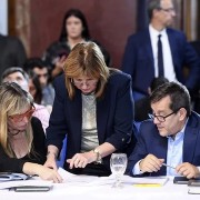 Patricia Bullrich busca el dictamen de la Reforma Laboral para convertirla en ley el 27 de febrero