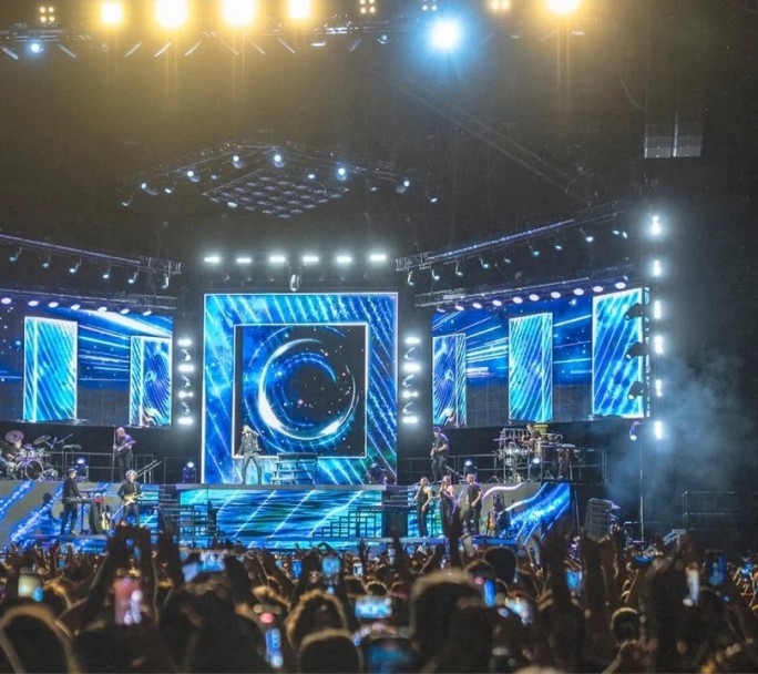 Chayanne reinó en el Movistar Arena: baile, nostalgia y el regreso triunfal del "Rey del Pop Latino"