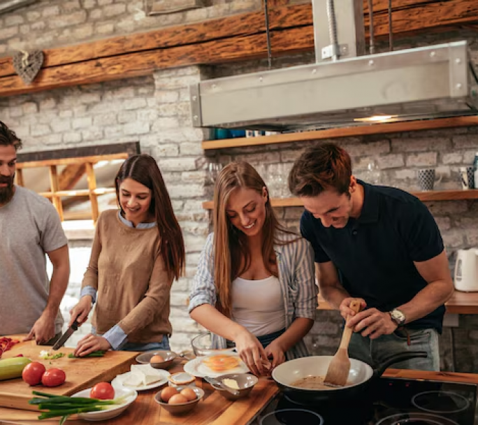 Cocinar da más felicidad que comer solo frente a una pantalla