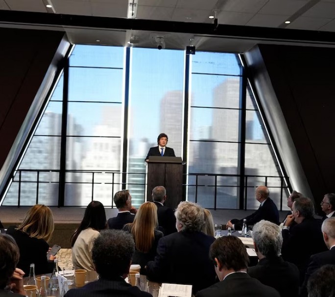 Milei en Nueva York: "Los que defienden la industria nacional son unos chorros"