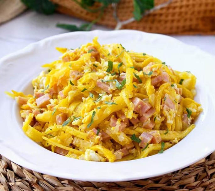 Revuelto Gramajo: la receta clásica de los bodegones porteños