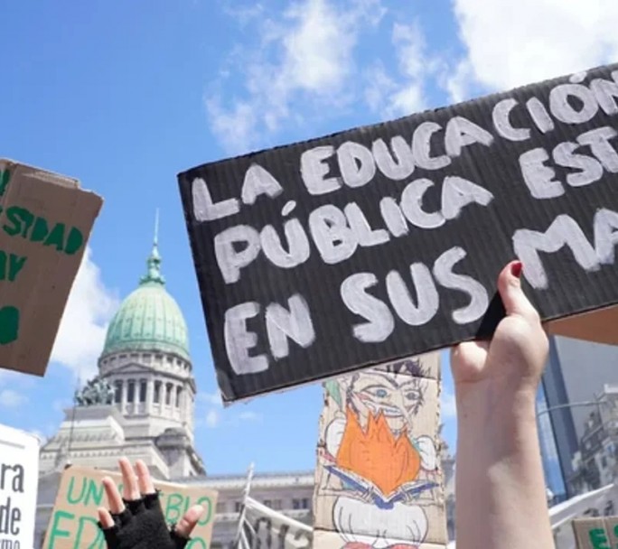 Universidades en crisis: Comenzó el paro nacional y la UBA va por tiempo indeterminado