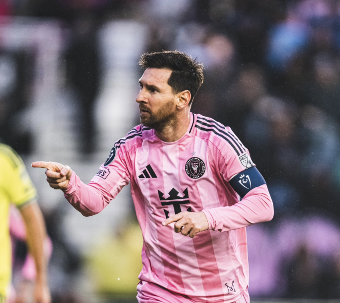 Messi alcanzó los 900 goles y volvió a hacer historia en el fútbol