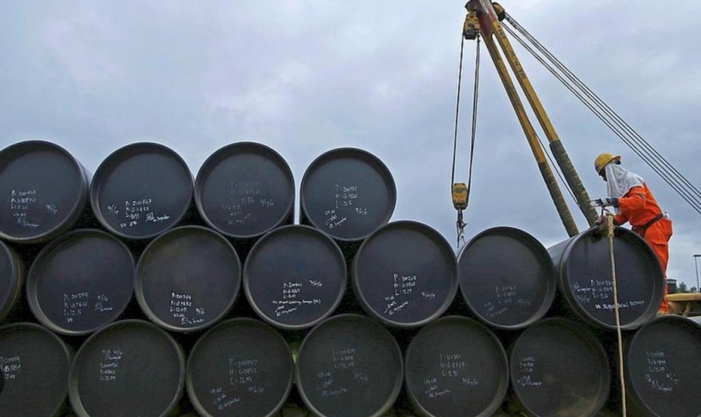 El petróleo vuela a US$116: Trump amenaza con "apoderarse del crudo" y bombardear la Isla de Kharg