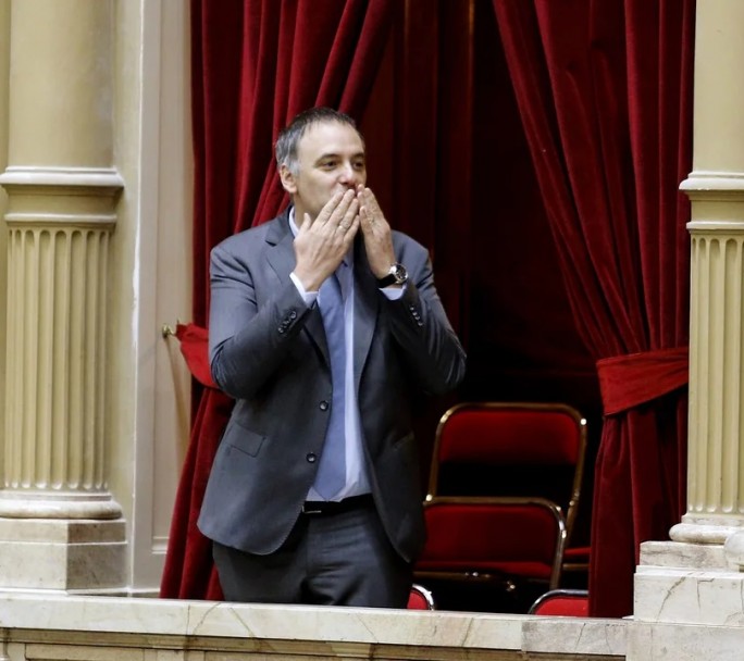 Adorni compró un departamento de USD 230.000 con una hipoteca "fantasma"