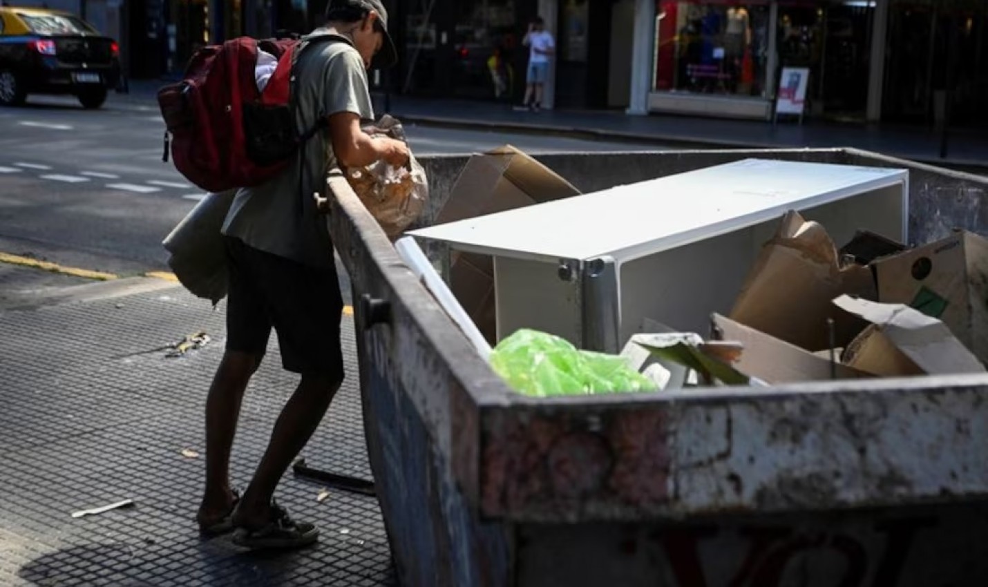 El INDEC publica hoy el índice de pobreza: El Gobierno espera una baja y los privados ven un 30%