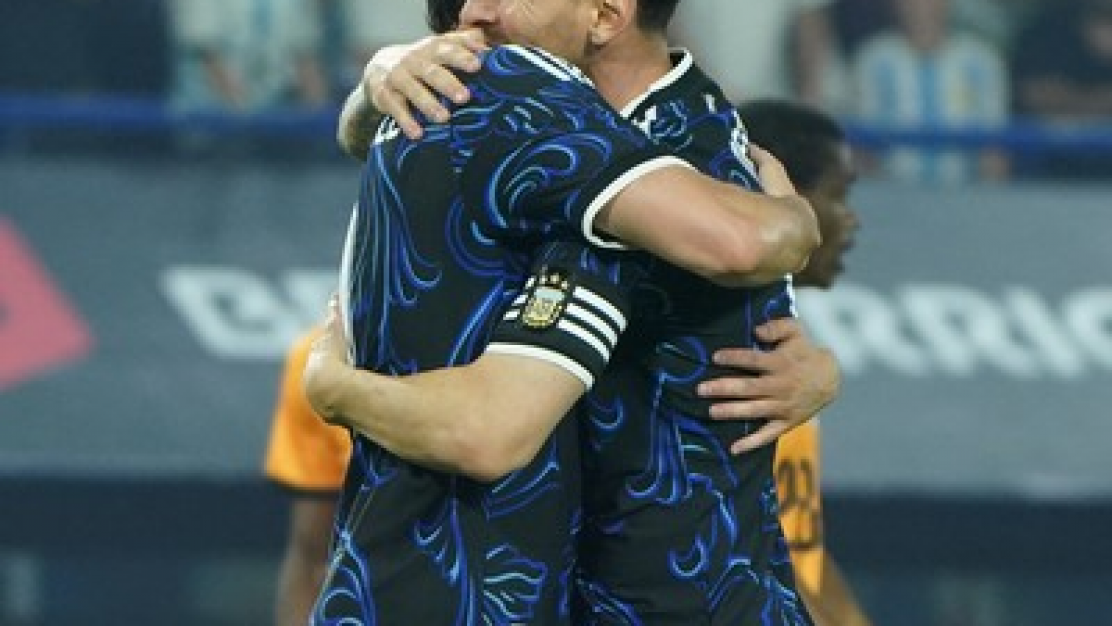 La Selección Argentina venció 5-0 a Zambia en un amistoso con señales mixtas