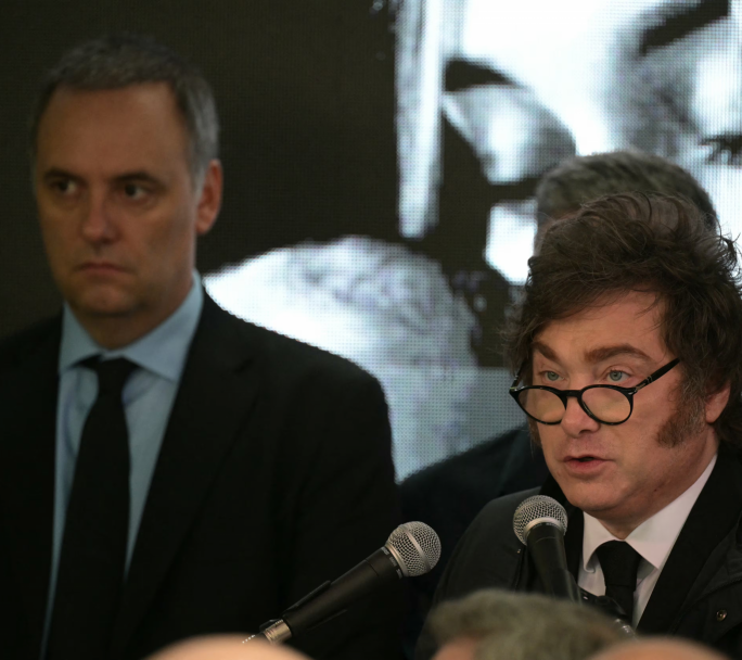 Manuel Adorni podría suspender la conferencia de prensa del miércoles