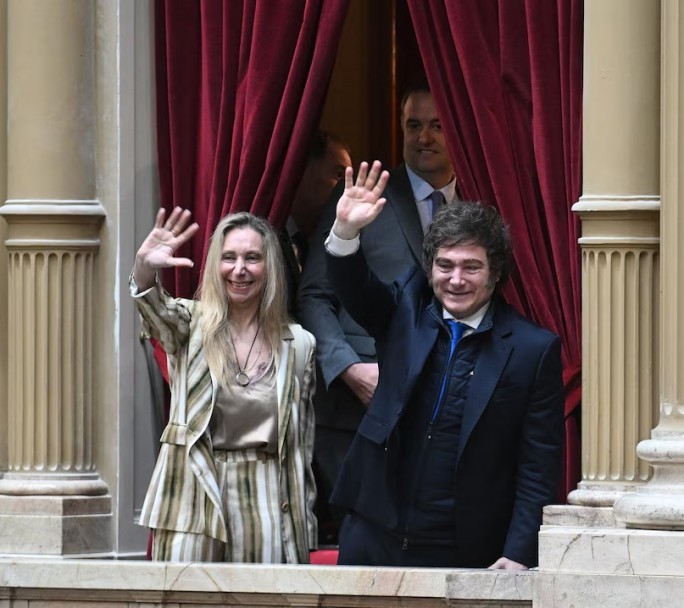 El Gobierno en modo "Control de Daños": El desgaste de Adorni y la sombra de $LIBRA