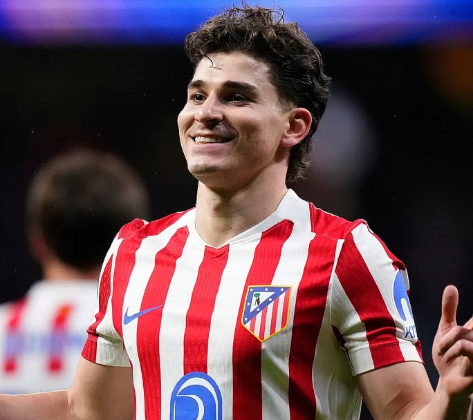 Julián Álvarez: rompe récords en Europa tras el golazo de tiro libre