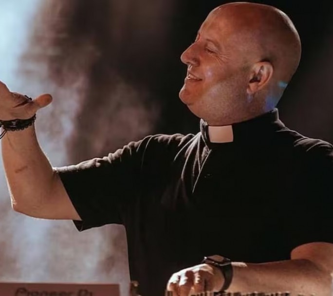 Padre Guilherme llega a Buenos Aires para homenajear al Papa Francisco