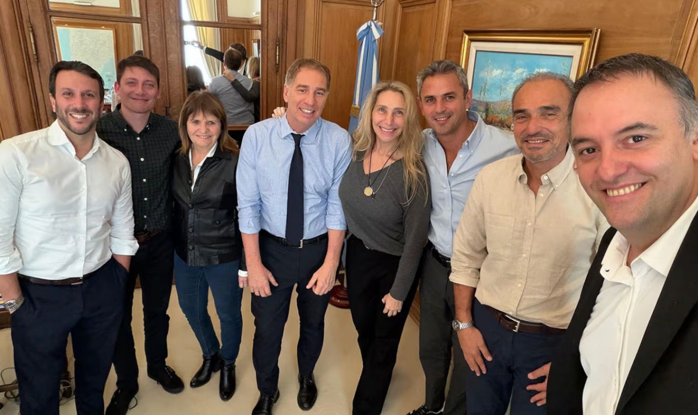 Lunes de definiciones en Rosada: Reforma Electoral y el "blindaje" a Manuel Adorni