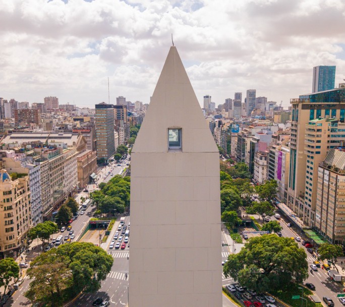 ¿Cómo es la visita al mirador del Obelisco que incorporó la plataforma líder mundial de excursiones?