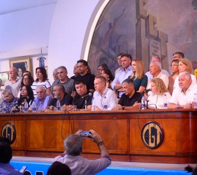 La CGT sale a la calle: Movilización masiva a Plaza de Mayo para medir el "termómetro social" frente al ajuste