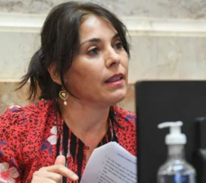 Embajada bajo la lupa: una exsenadora fue designada tras un voto clave