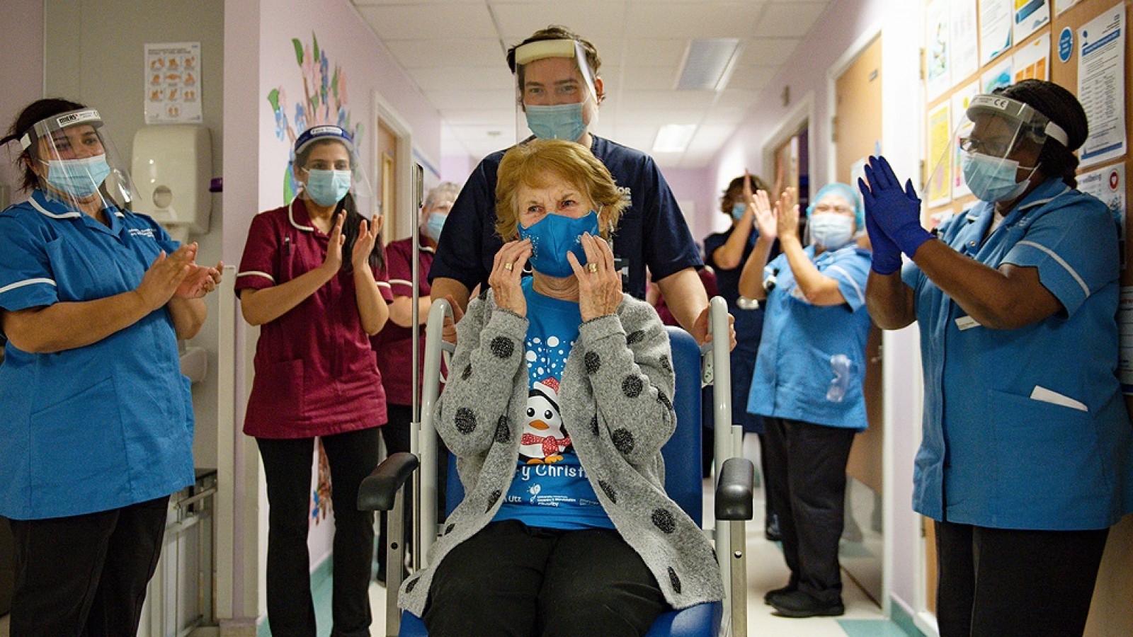 Reino Unido es el primer país de Occidente que inicia una campaña de vacunación