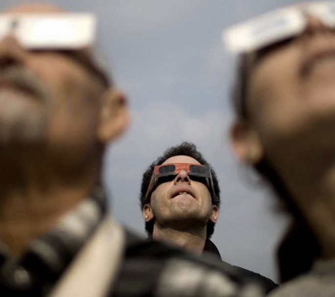 Eclipse de sol: cómo mirarlo y cómo cuidarse