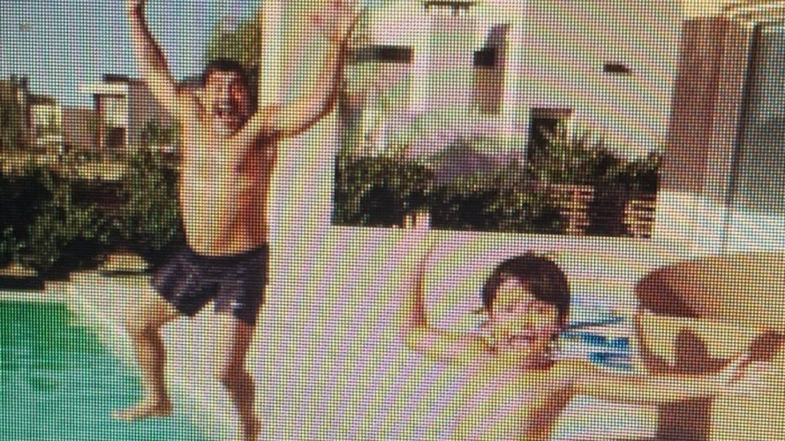 Chats y fotos familiares: los "tesoros" de Gianinna en celulares viejos