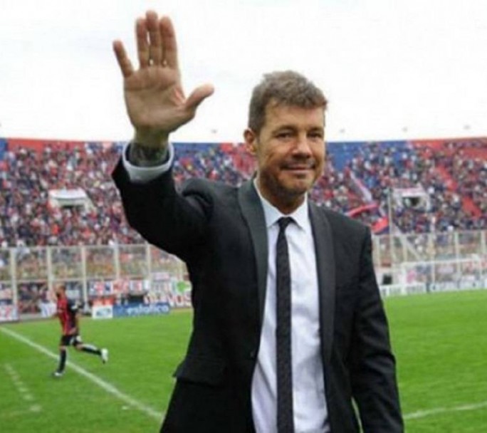 Tinelli prometió construir el nuevo estadio de San Lorenzo "en menos de tres años"