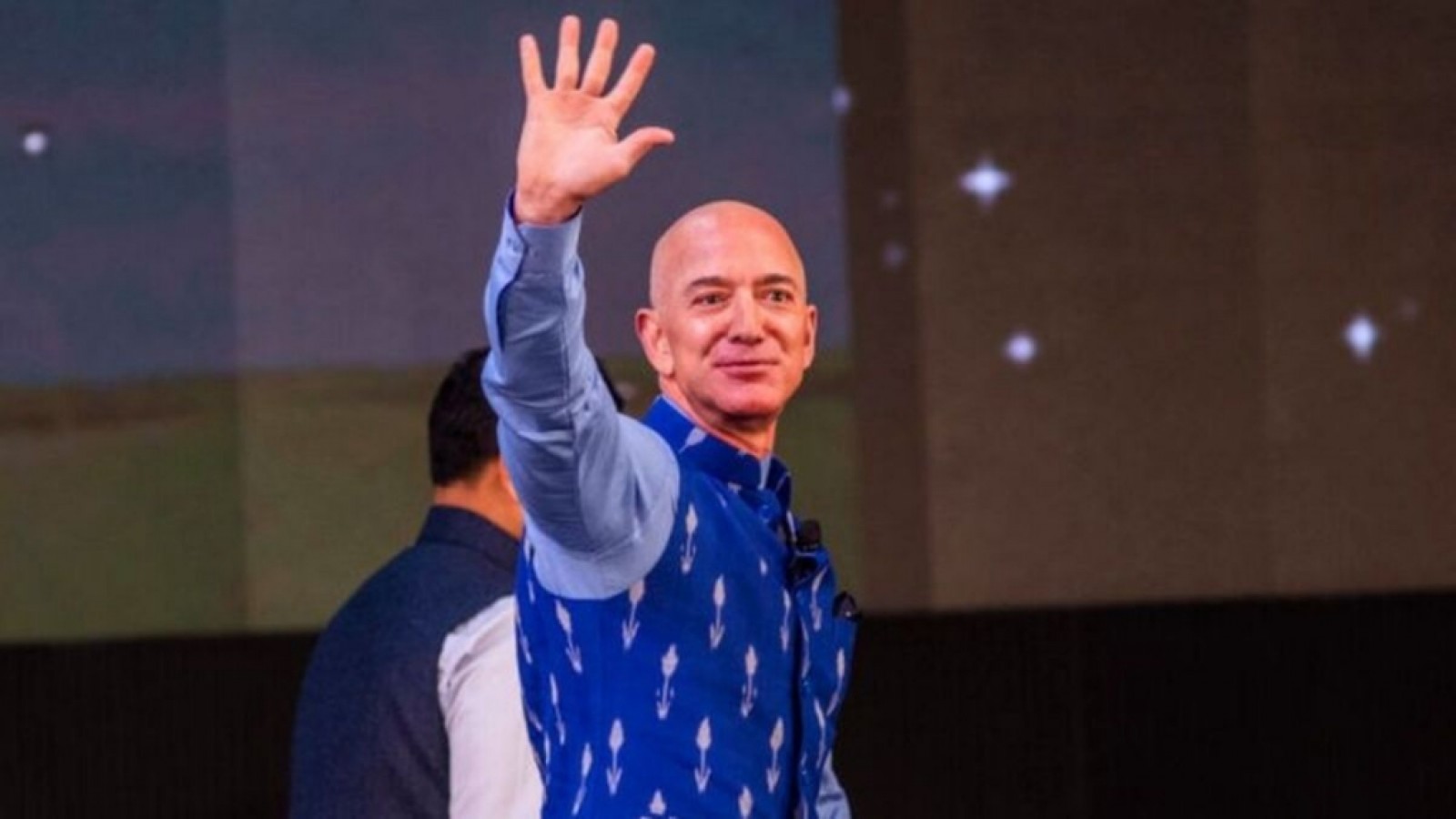 Jeff Bezos anunció que en unos meses dejará la presidencia ejecutiva de Amazon