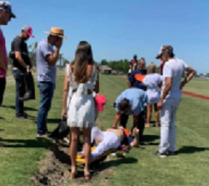Internaron a Burlando por una caída mientras jugaba un partido de polo