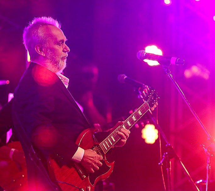 David Lebón dará un show al aire libre en el estadio Obras