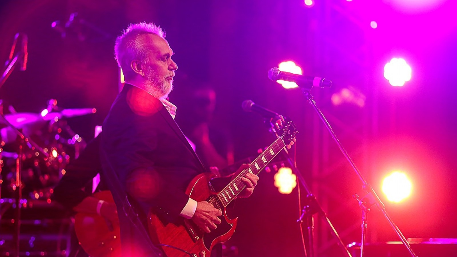 David Lebón dará un show al aire libre en el estadio Obras
