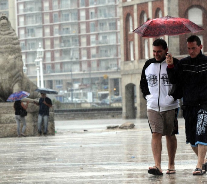 Temporal e inundaciones durante el fin de semana largo en Mar del Plata