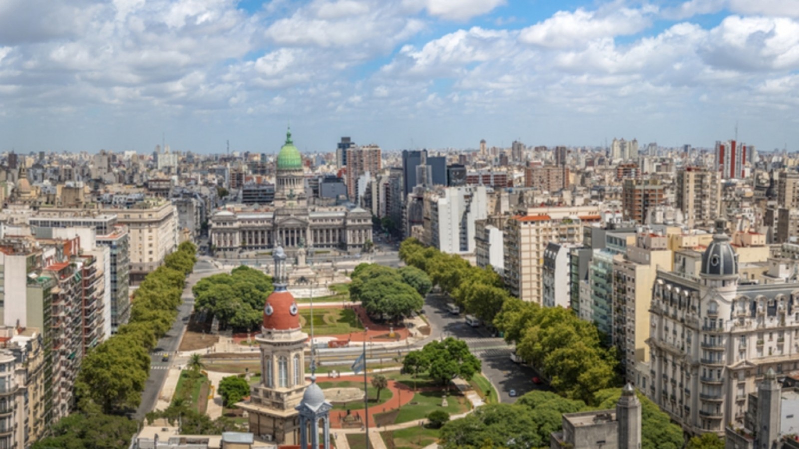 Compraventa de inmuebles aumentó en enero por segundo mes consecutivo