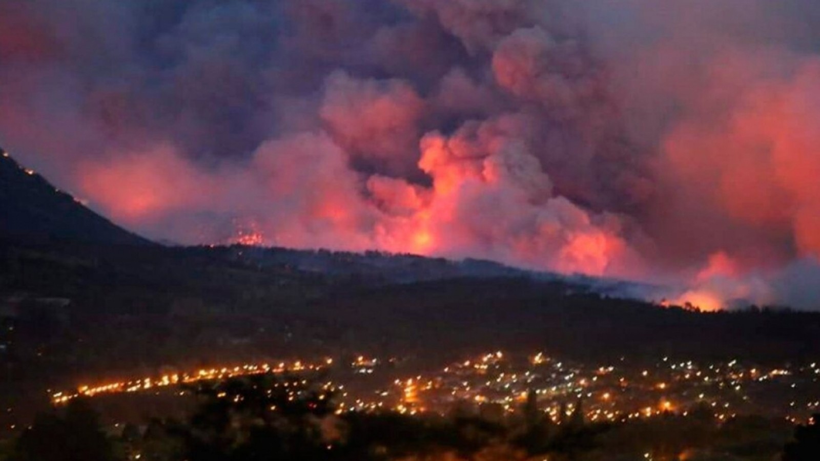 Cientos de evacuados y más de 200 casas destruidas por los incendios de Chubut