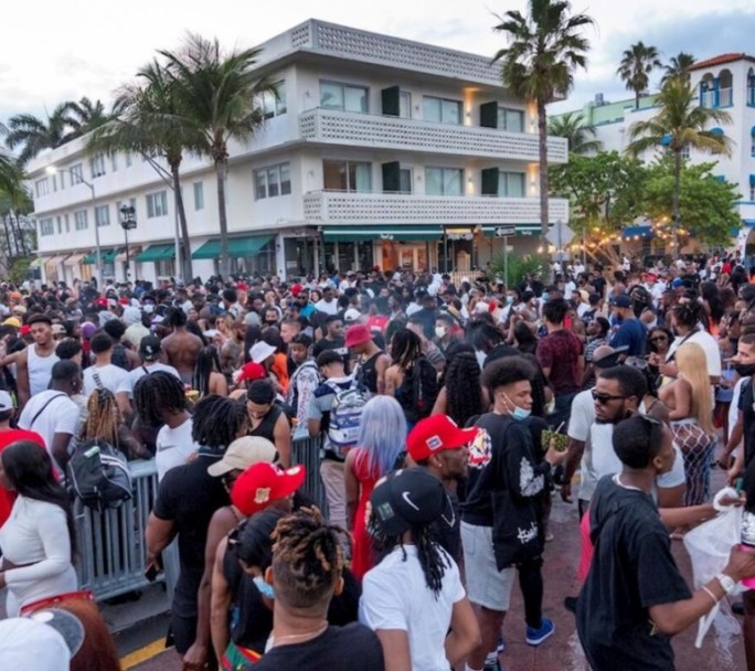 Fiestas y peleas callejeras que llevaron al toque de queda en Miami Beach