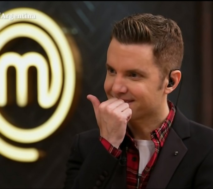 Santiago Del Moro debutó como cocinero en "MasterChef Celebrity" y se lució