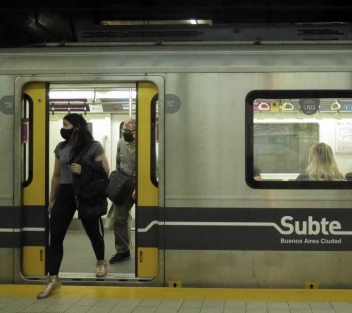 Golpe al bolsillo: Aumentaron los peajes porteños y el subte