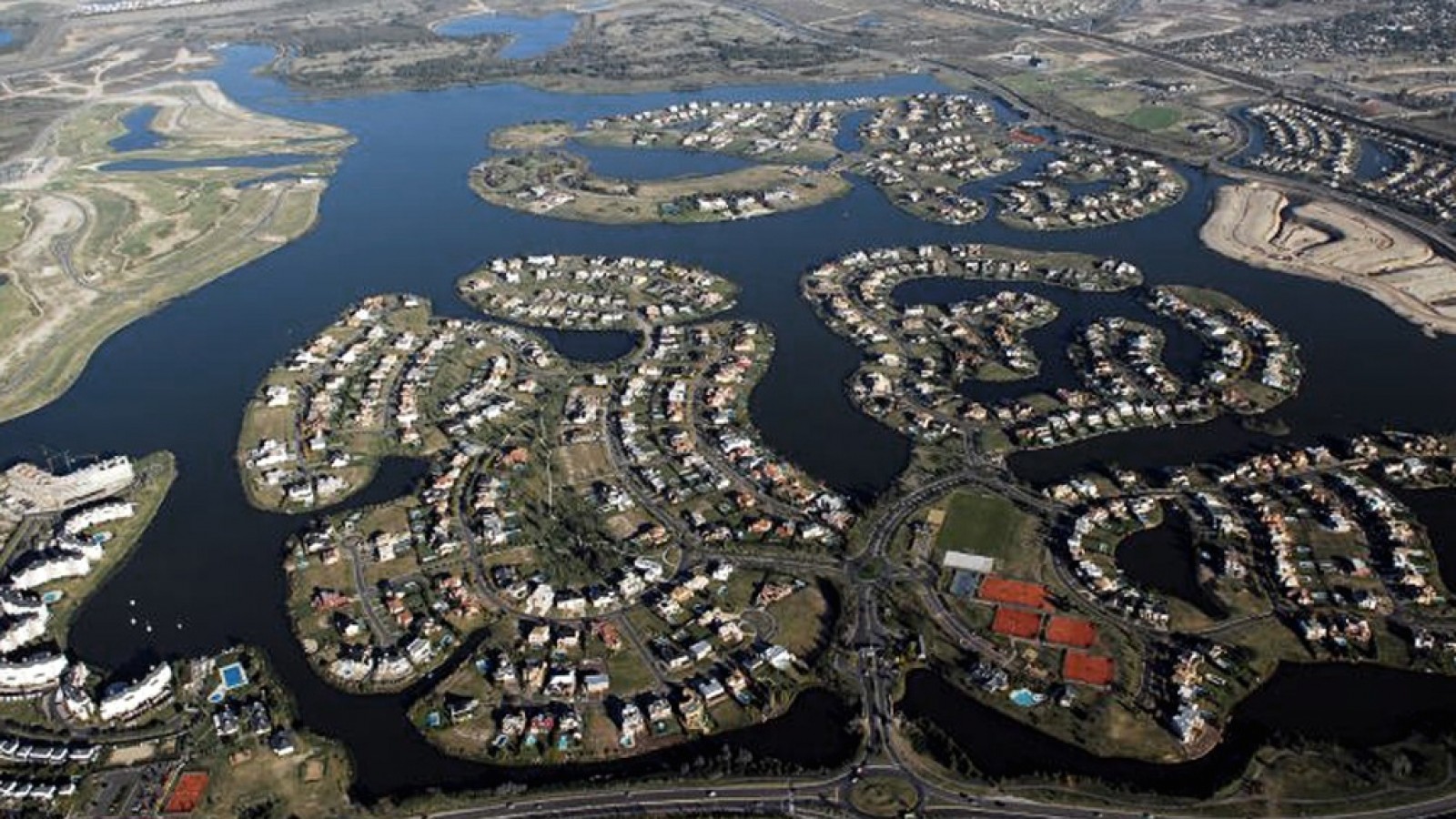 Desarticularon una fiesta clandestina en Nordelta con más de 70 personas