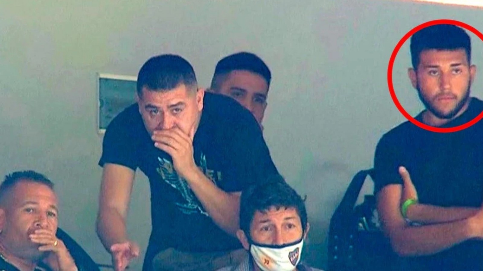 Riquelme y su hijo van a juicio por violar las restricciones