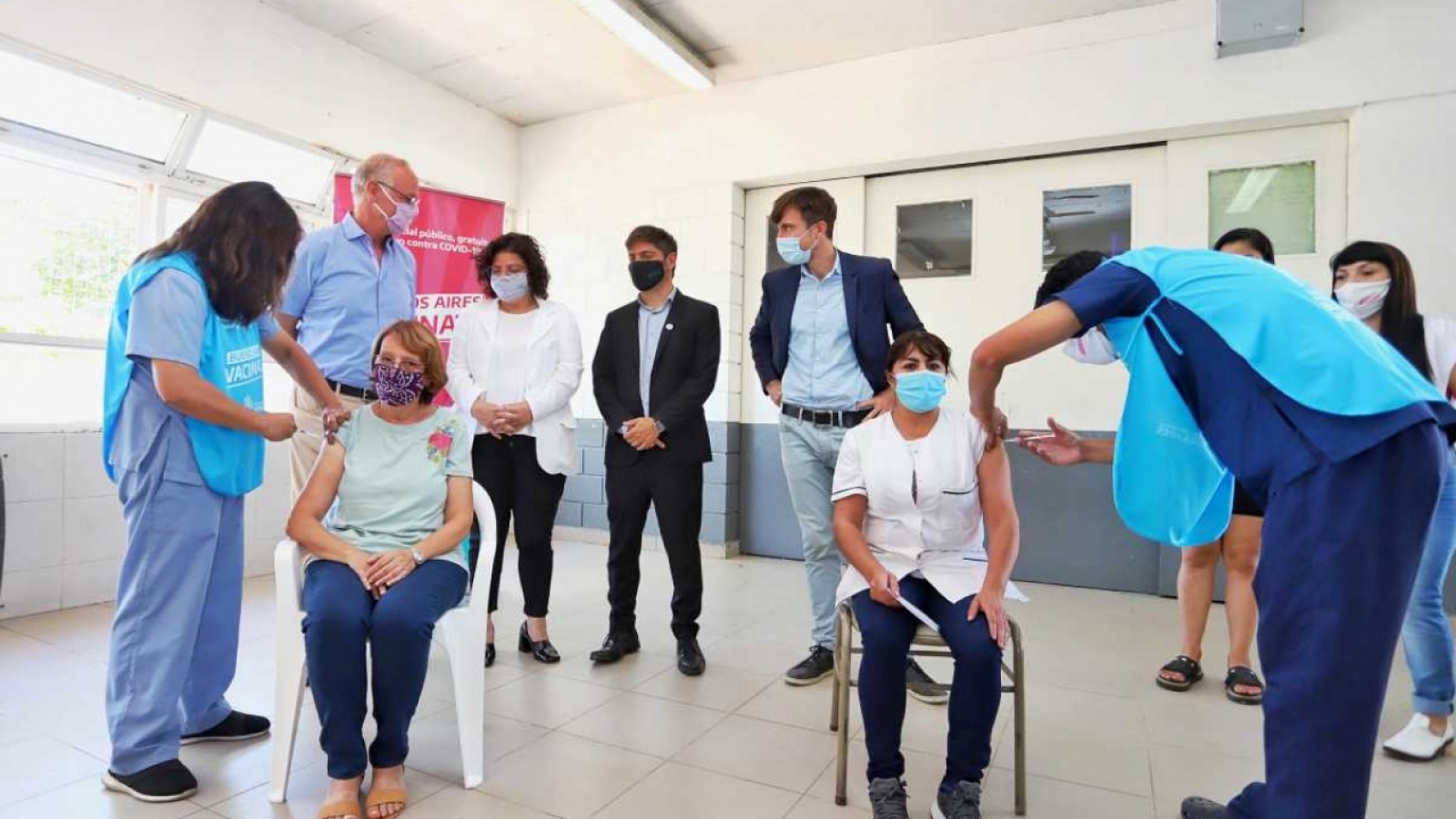 Estiman que las personas de entre 18 y 40 años podrían empezar a vacunarse en septiembre