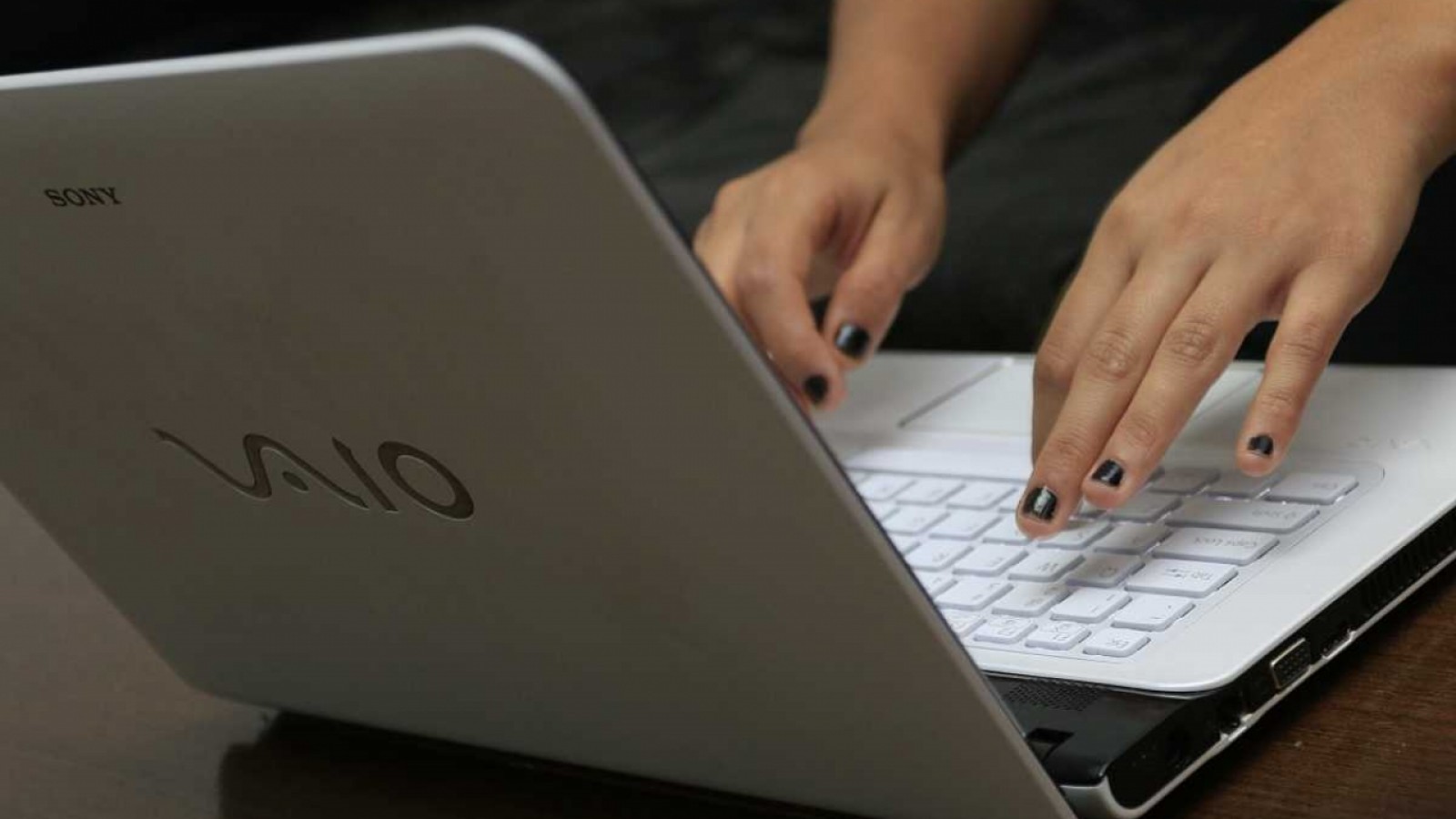 En medio de la pandemia, el 90% de los hogares urbanos está abonado a Internet