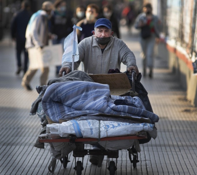 El 27,4% de los trabajadores es pobre y los que se desempeñan en la informalidad ya son mayoría