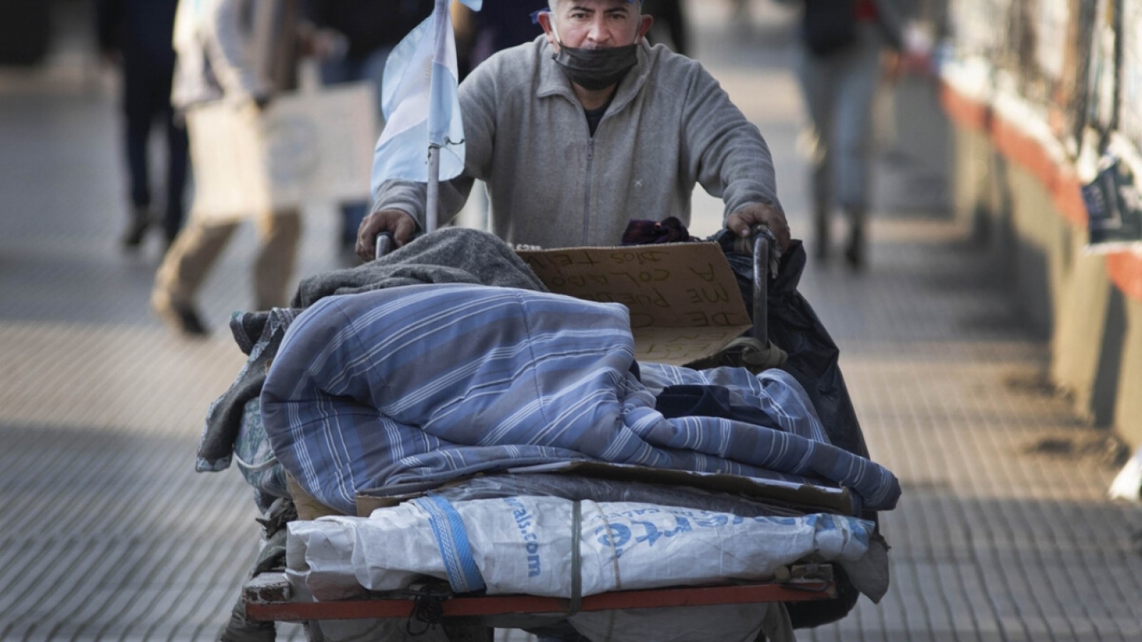El 27,4% de los trabajadores es pobre y los que se desempeñan en la informalidad ya son mayoría