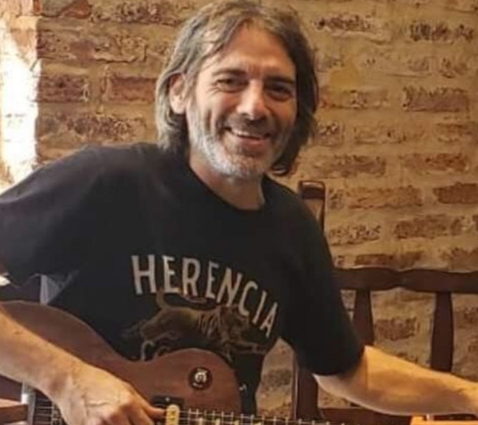 Detienen al hijo de Pappo, acusado de golpear, encerrar y amenazar de muerte a su pareja