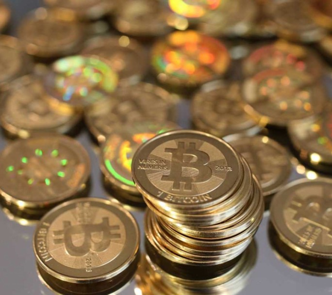 El Bitcoin cae a su peor nivel en diez años, en medio de una montaña rusa