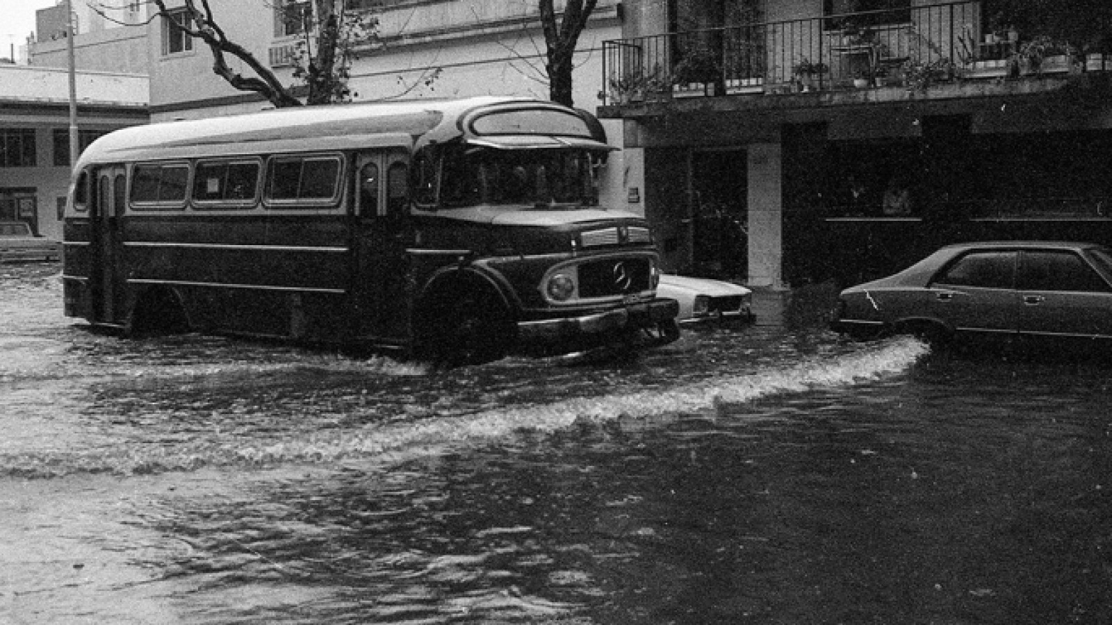 A 36 años de la "lluvia del siglo", aún hoy récord absoluto para un solo día