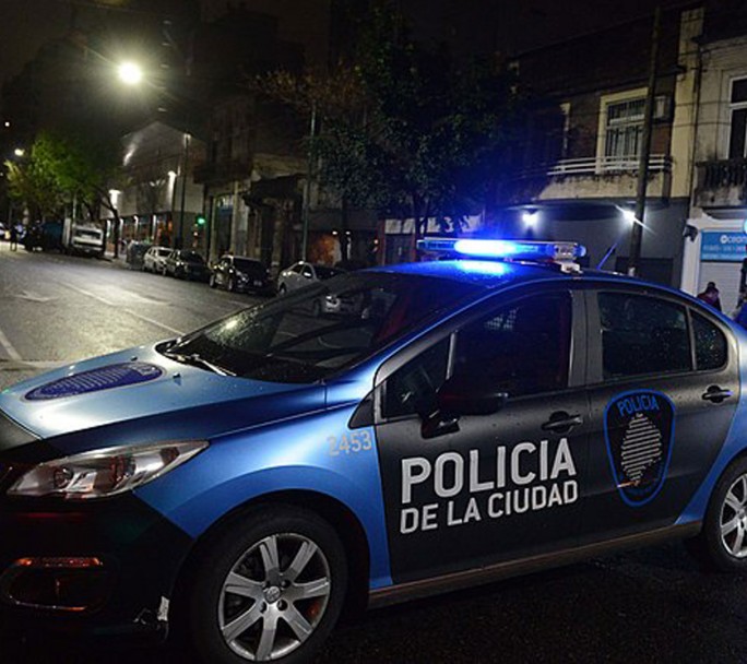 Un policía de civil mató a delincuente que intentó robarle el teléfono celular en Saavedra